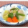 鶏手羽元と野菜のタイ風スープ煮
