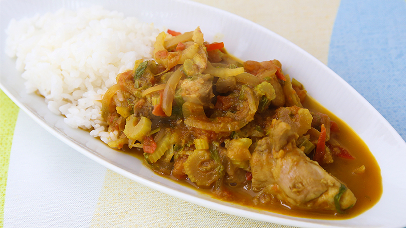 セロリと鶏肉、パプリカのカレー