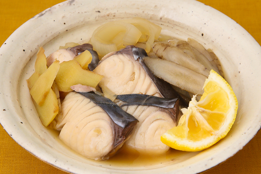 さわらと玉ねぎ、ごぼうのさっと煮